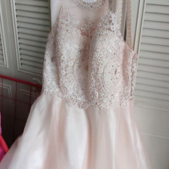 Dresses & Skirts - Beautiful dress